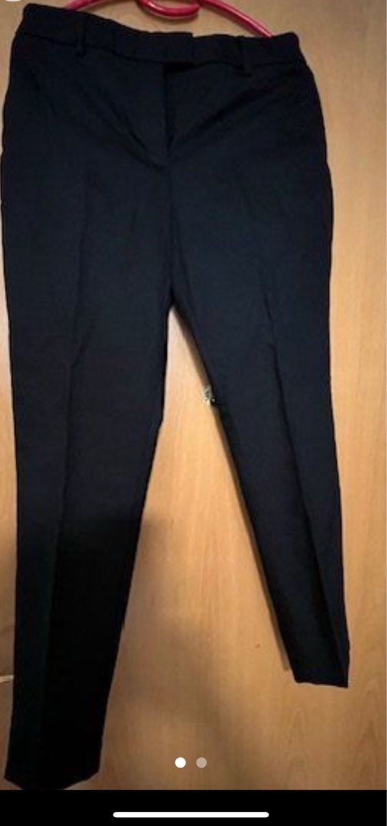H&M Pantaloni: Schöne elegante Stoffhose 36, eher klein geschnitten – Usato da Dietlikon venduto da LiebenLebenLachen