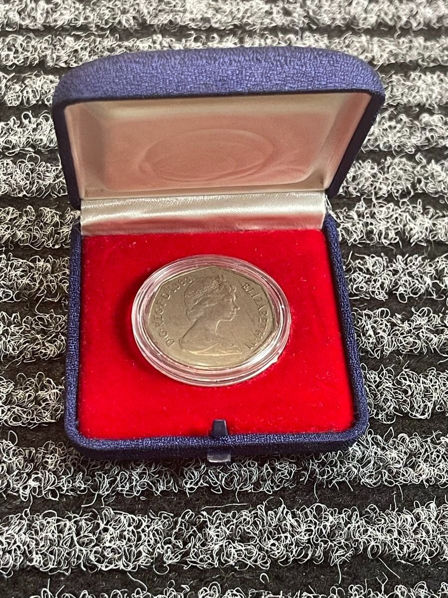 Tutti le monete: Britische 50 Pence Münze 1983 – Usato da Aesch BL venduto da CollectorsBest