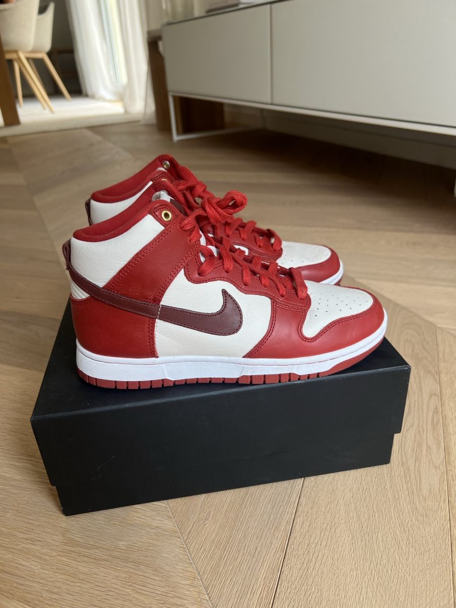 Nike Scarpe da uomo: Nike Dunk High Red White Burgundy  – Nuovo (secondo la descrizione) da Kreuzlingen venduto da Lamaro45 1