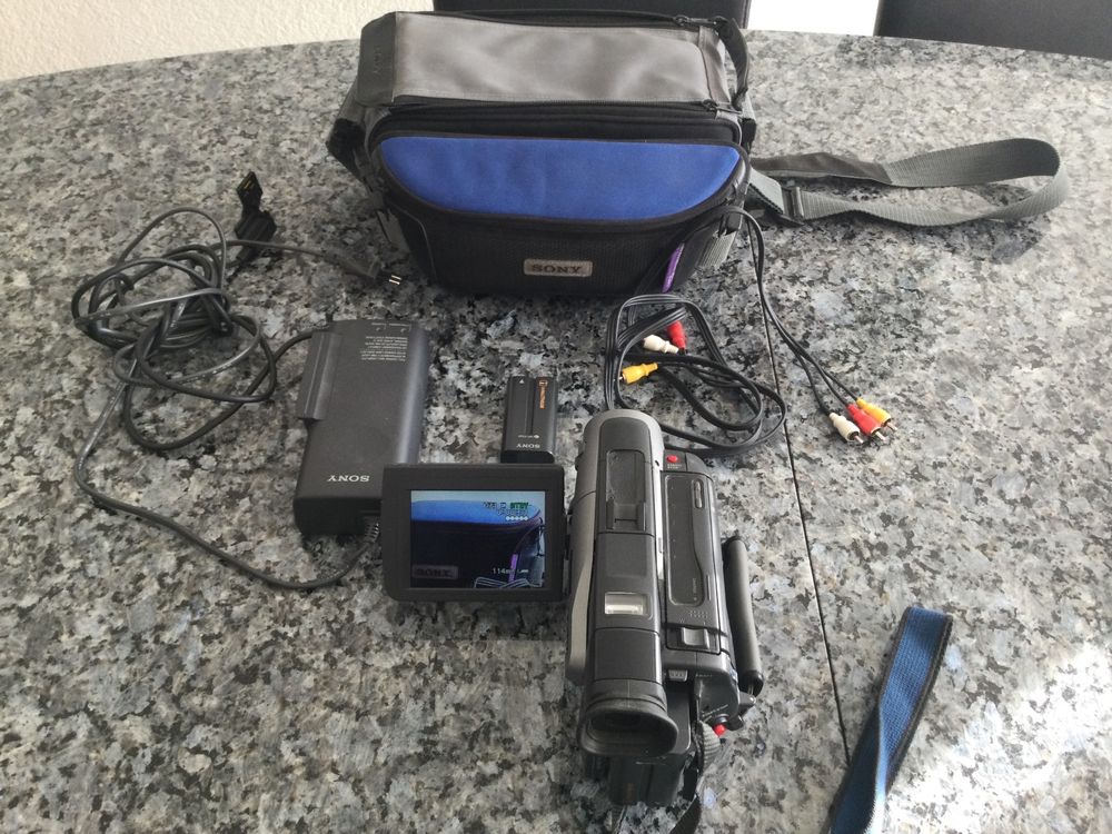 Waiyu Étui de transport rigide pour caméscope Canon VIXIA HF R800/HF R600/HF R80