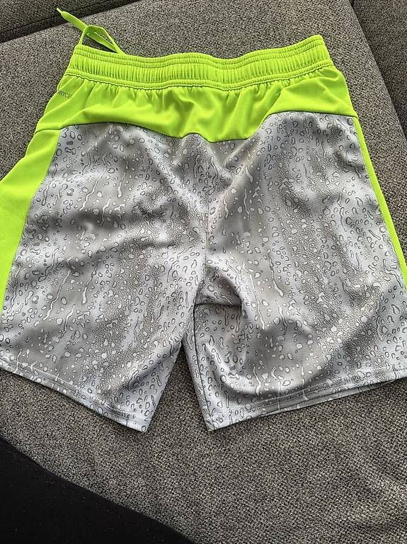 Pantaloni: Puma kurze Sporthose S – Usato da Bonaduz venduto da aye_qh6g 1