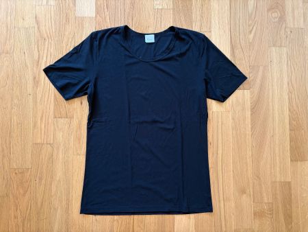 MOI Basics - Schlichtes schwarzes Shirt in Gr. 2, fast neu