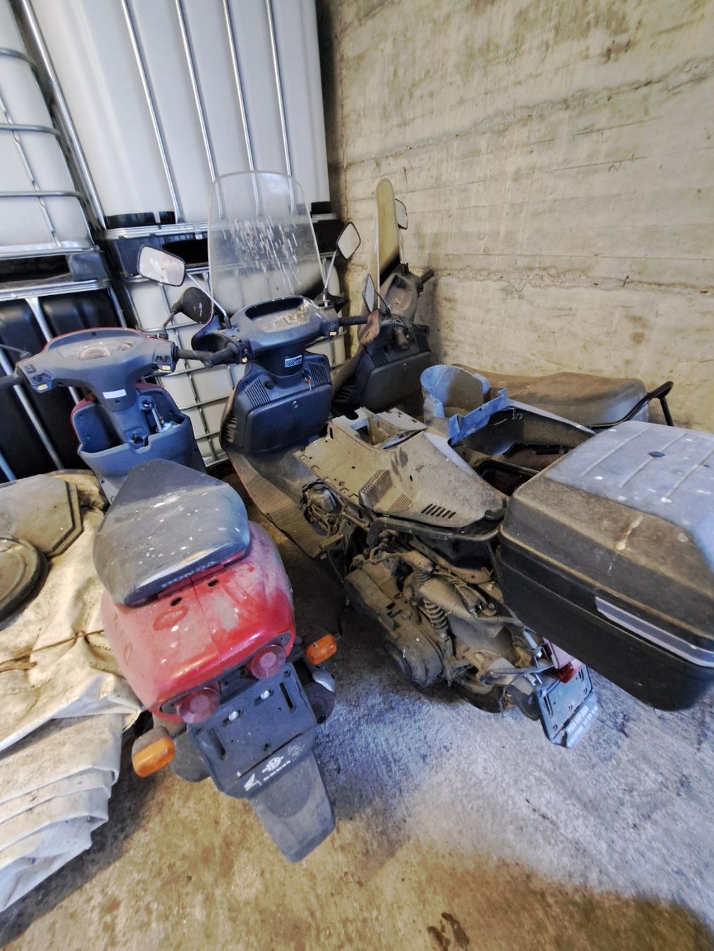 Honda Scooters: 3 Honda Roller Scheunenfund ab 100.- – Defekt aus Emmenbrücke von bikesandmore75