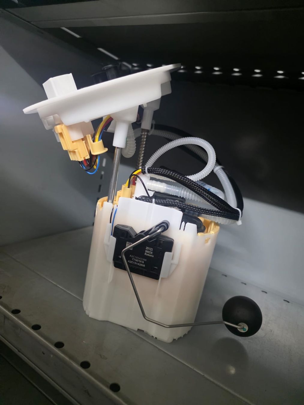 Alfa Romeo Tutti pezzi di ricambio auto: pompe a carburant pour Alfa Giulia  – Nuovo e nell'imballaggio originale da Bevaix venduto da sca_t2tb