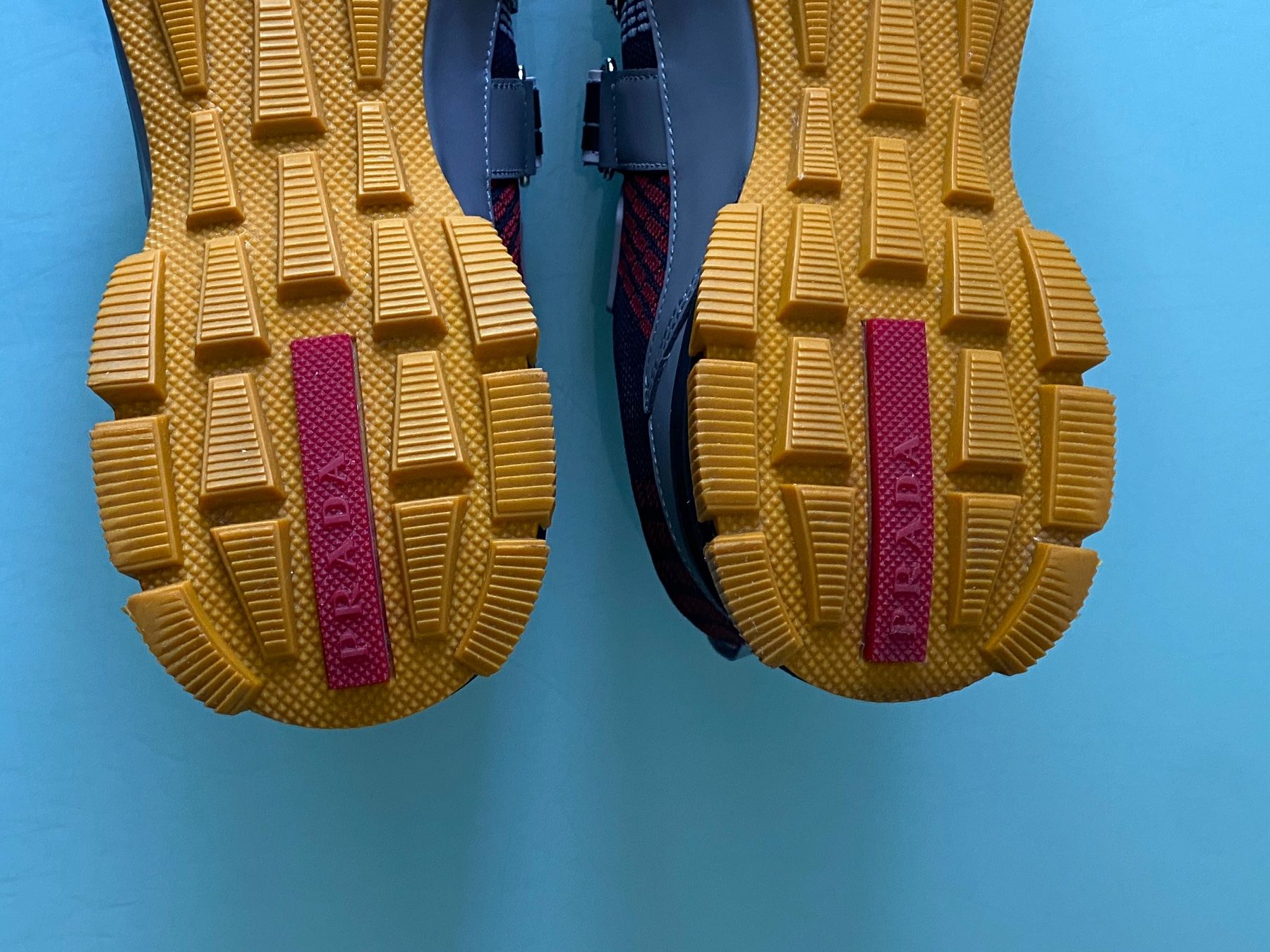 Prada Scarpe da uomo: PRADA Logo Crosssection Dopple Strap Low Top Sneaker 41 NEUE – Usato da Kreuzlingen venduto da kruezbiz 8