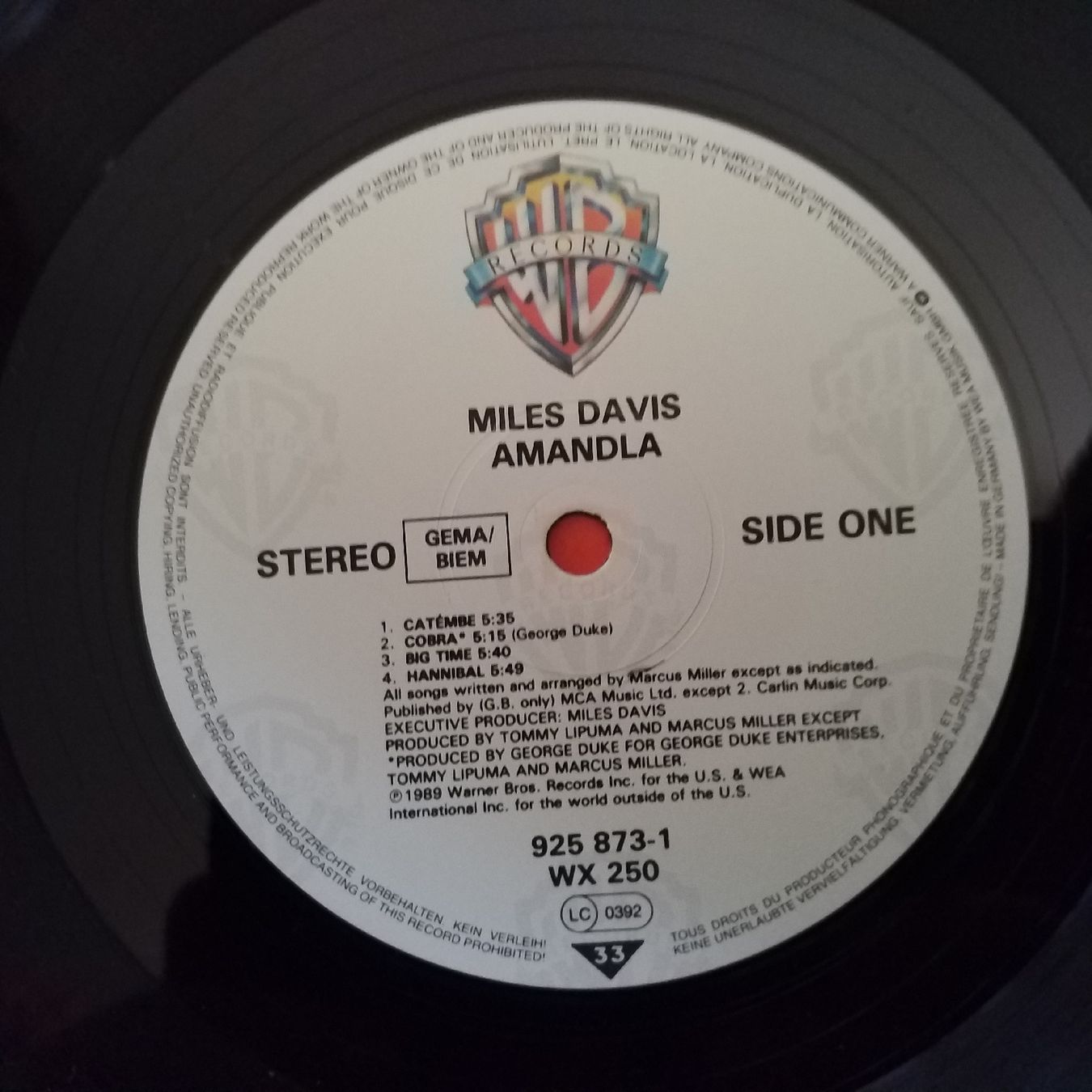 Dischi in vinile: MILES DAVIS,  amandla - 1st 1989 press  - NEW - – Nuovo (secondo la descrizione) da Yverdon-les-Bains venduto da Jacotreut 2