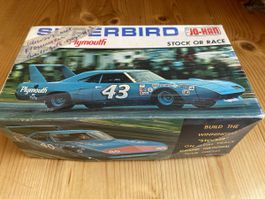 Plymouth Superbird 1/25 Jo-han Modellbausatz