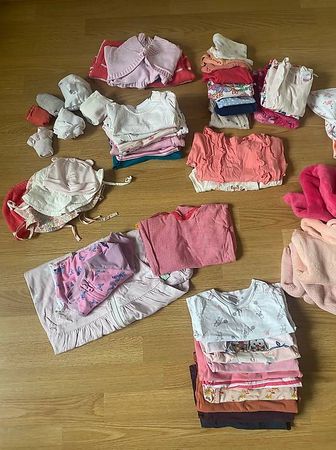 Kleiderpaket Mädchen für das ganze Jahr Gr. 62, 56 Teile