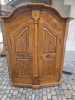 armoir noyer marquetè en 2 piece bon etat