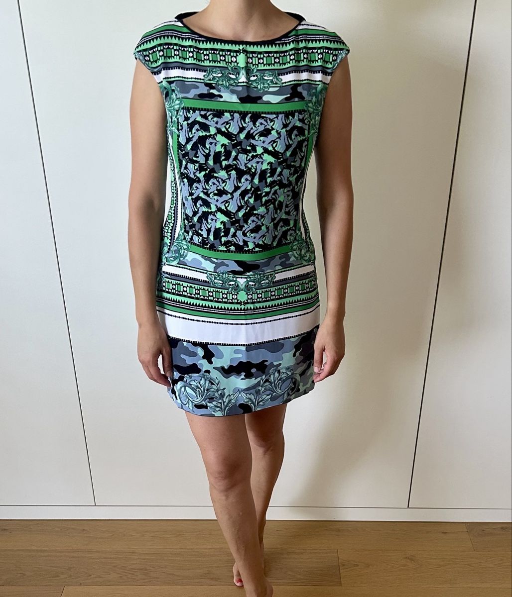 Versace Kleider: Kleid mit Print Grösse S neuwertig – Neu (gemäss Beschreibung) aus Root von pem_xnw7