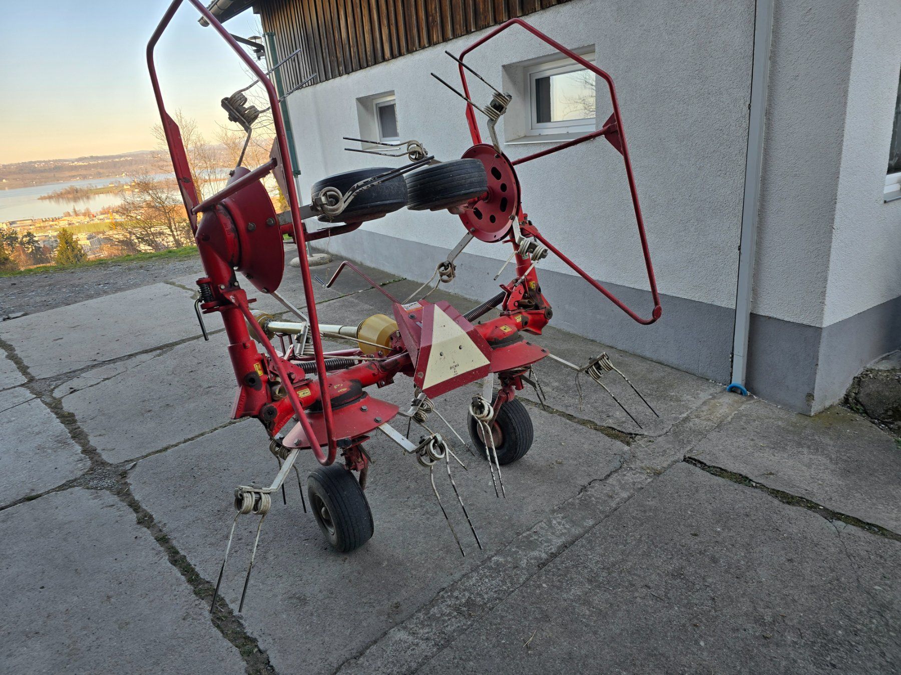 Toutes les machines: Kreiselheuer - Pöttinger – D'occasion à Pfäffikon SZ par kuz05 2