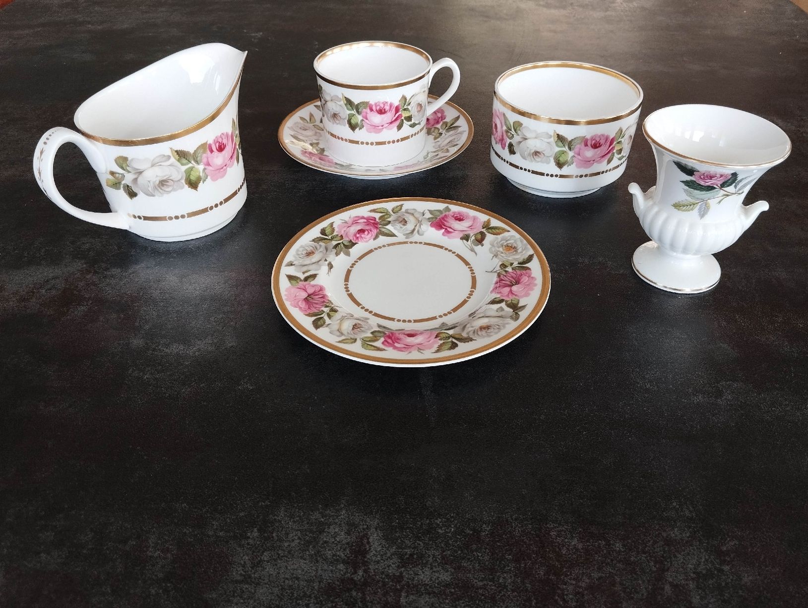 Set di piatti: Englisches Teeservice / neuwertig – Usato da Mörigen venduto da sigi2572 1