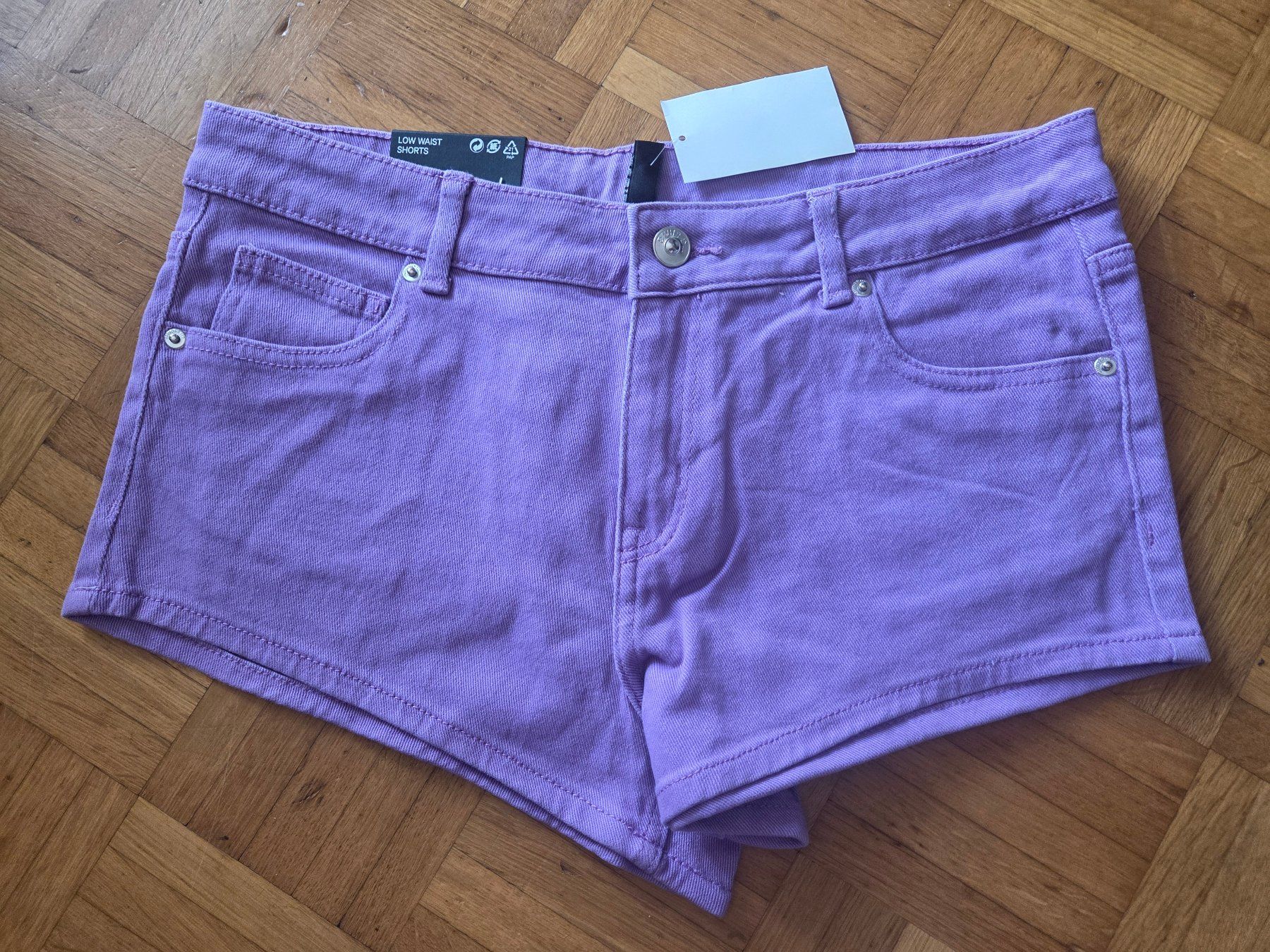 H&M Pantaloni: 4 neue Hot-Pants Gr. 40 – Nuovo (secondo la descrizione) da Basel venduto da grandfamily 6