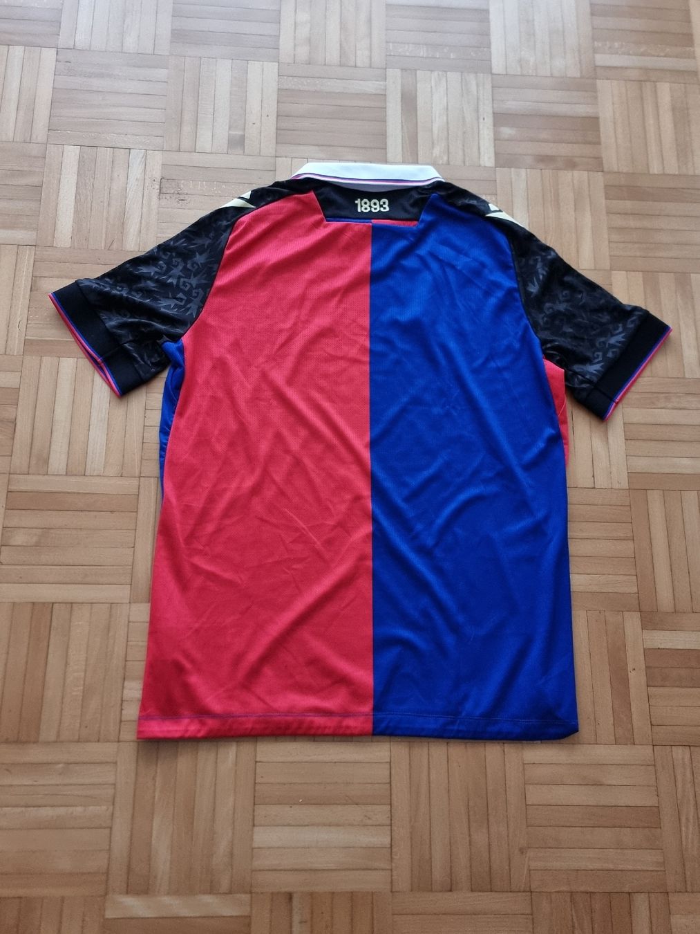 FC Basel Canottiere & Pantaloni: FC Basel 2023-2024 Heimtrikot – Usato da Suhr venduto da SariLacivert1907 1