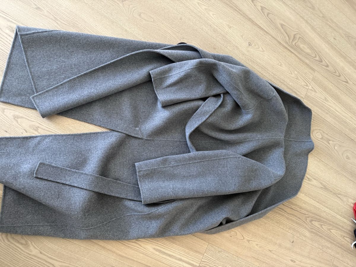 Cappotti: ARKET MANTEL MIT SCHALKRAGEN – Usato da Wettswil venduto da ilona.zlatarev 3