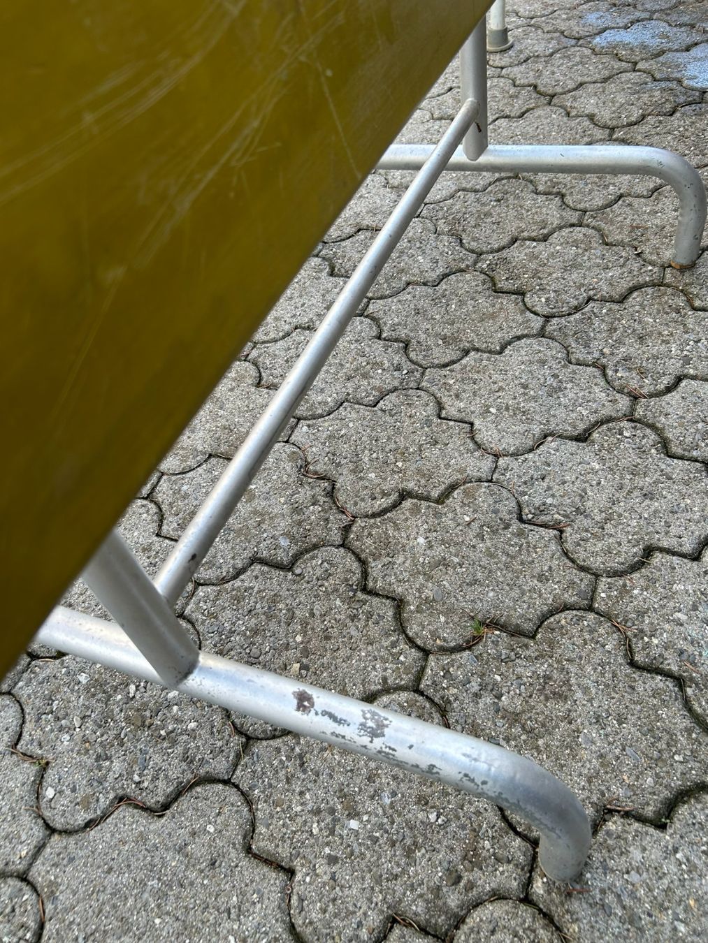Tavoli: Gartentisch gelb klappbar – Usato da Brunegg venduto da uply 3