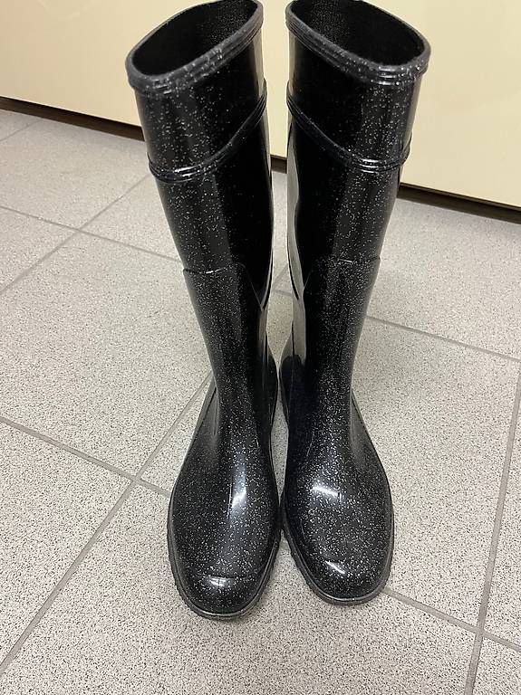 Damenschuhe: Stivali da pioggia glitter nr. 37 – Gebraucht aus Genestrerio von Ellyellys84