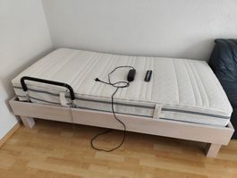 Hochwertiges elektrisches Bett & Matratze (BICO Topzustand)