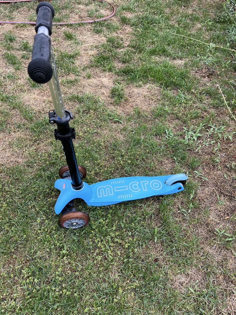 Micro Kickboard: Kickboard Mini2go Deluxe Plus Blue Scooter mit Sitz – Gebraucht aus Meilen von Michi_11