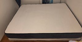Bed with Mattress / Bett mit Matratze