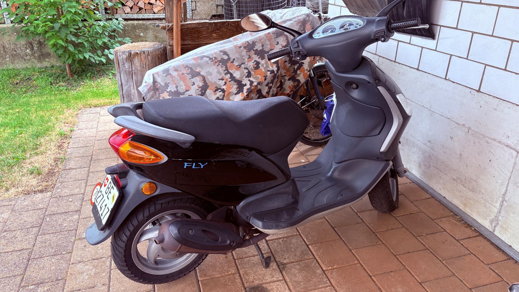 Piaggio Strada: Roller Piaggio FLY 50 schwarz – Usato da Burgistein venduto da Marshof 1