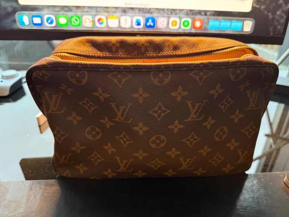 Louis Vuitton Kosmetikkoffer: Louis Vuitton Nécessaire PM Monogram Canvas – Gebraucht aus Zürich von phinder