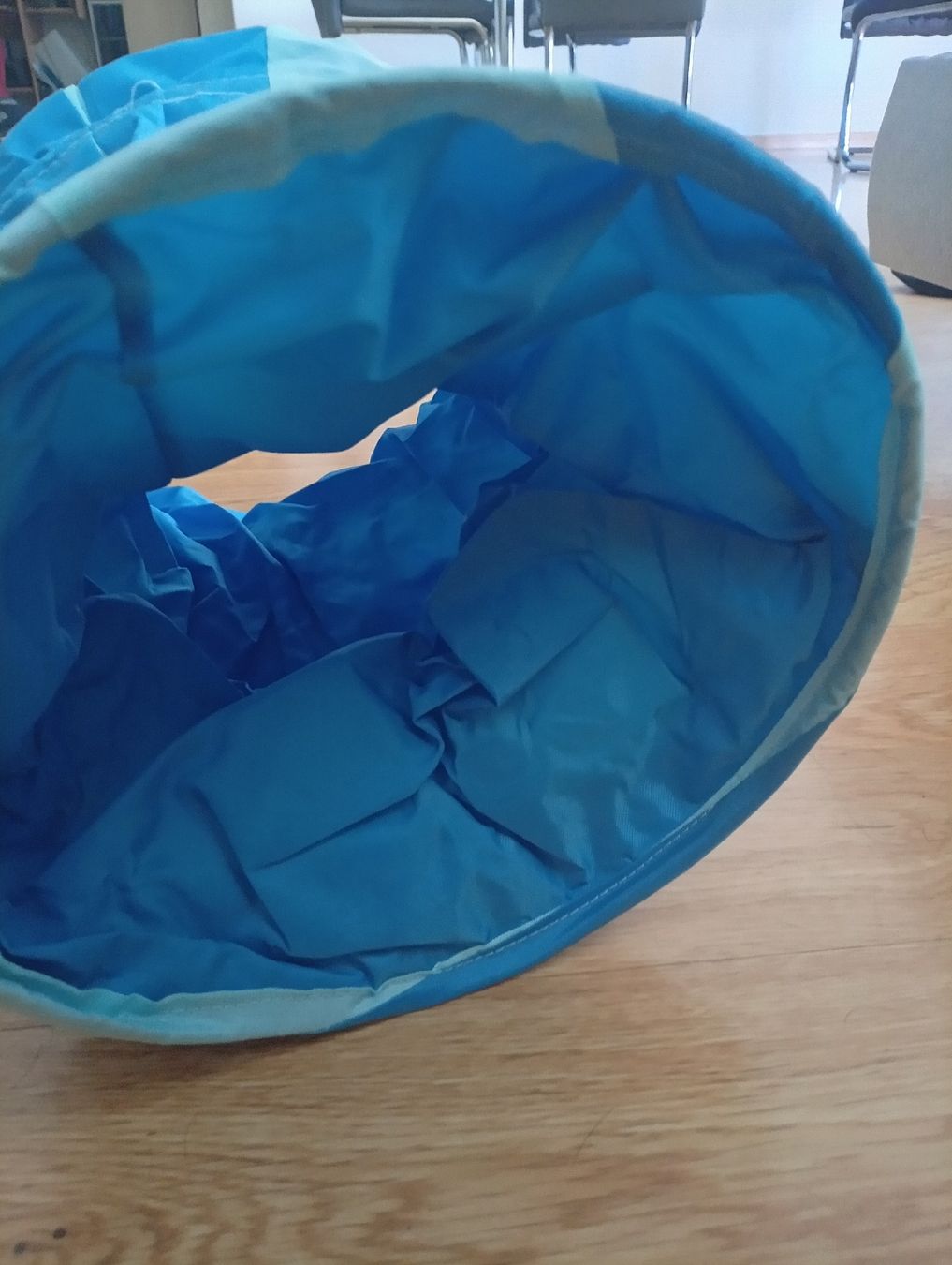 Spielzeuge: Spieltunnel blau gestreift ca 45cm – Gebraucht aus Worben von ersa01 2