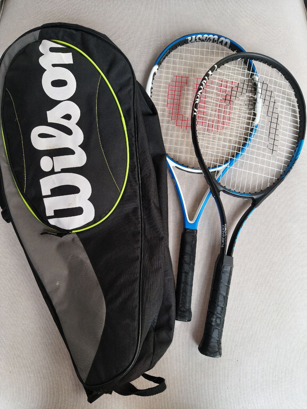 Racchette: 2 Tennis Rackets + Wilson Bag – Usato da Lausanne venduto da jam_2yx7
