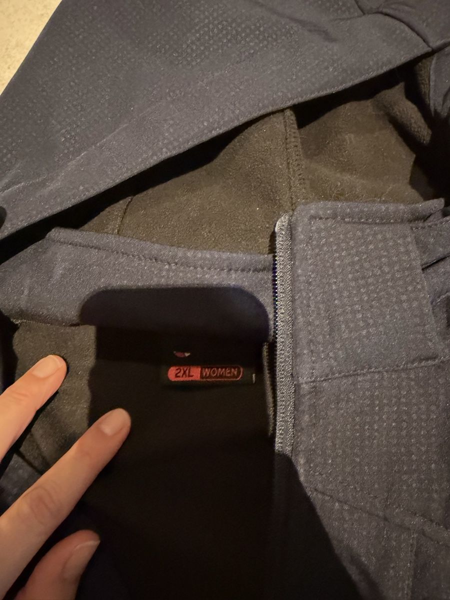 Giacche: Winterjacke – Nuovo (secondo la descrizione) da Roggliswil venduto da Eishockeygirl 1