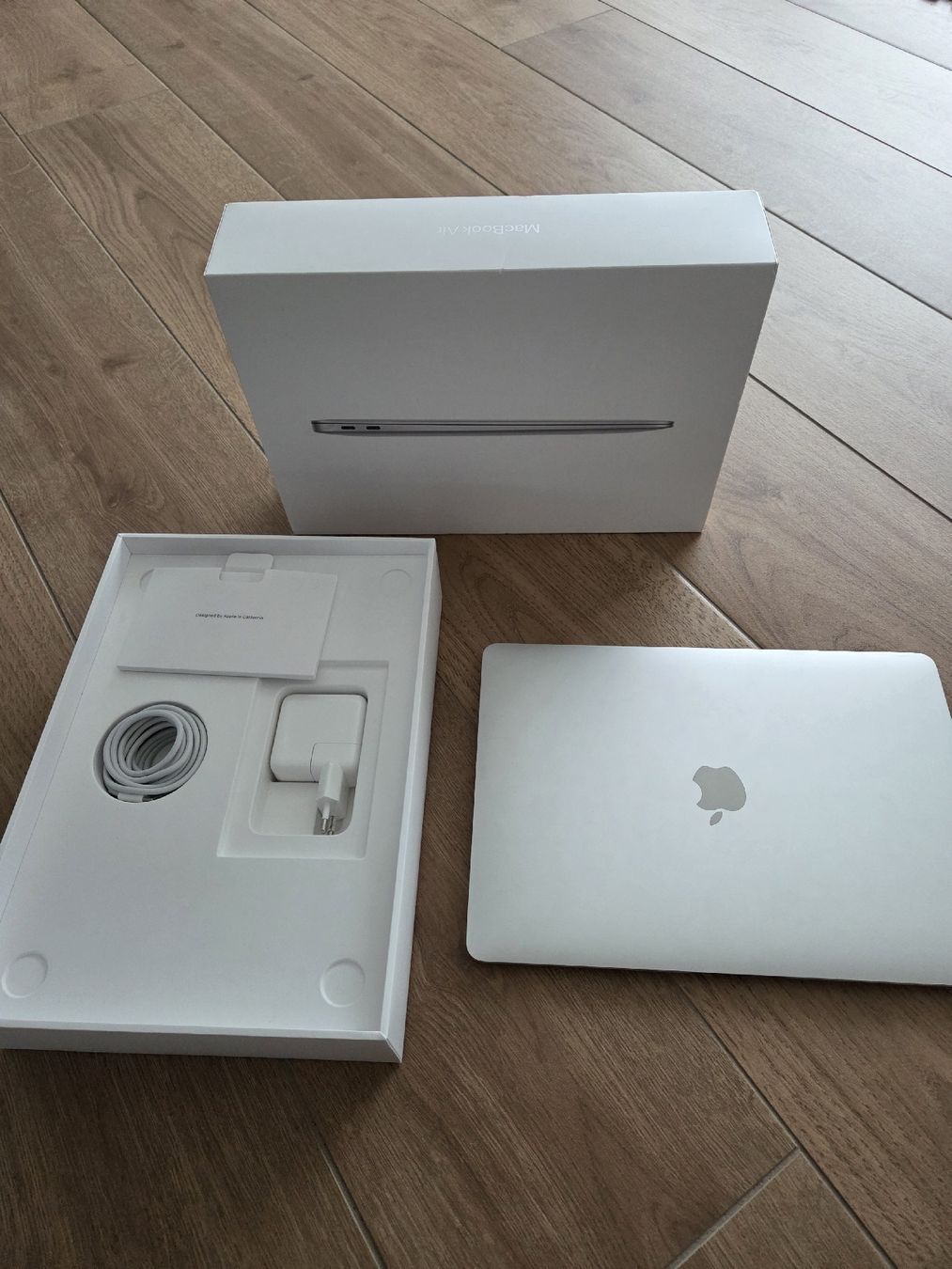 Apple Notebook: MacBook Air 13" 2020 – Usato da Lyss venduto da Nlulu