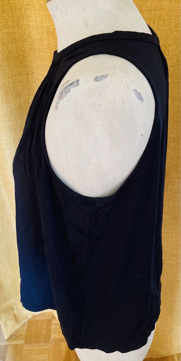 Tops: Top noir à fermoir métallique – Gebraucht aus Ardon von hel_2sxp 3