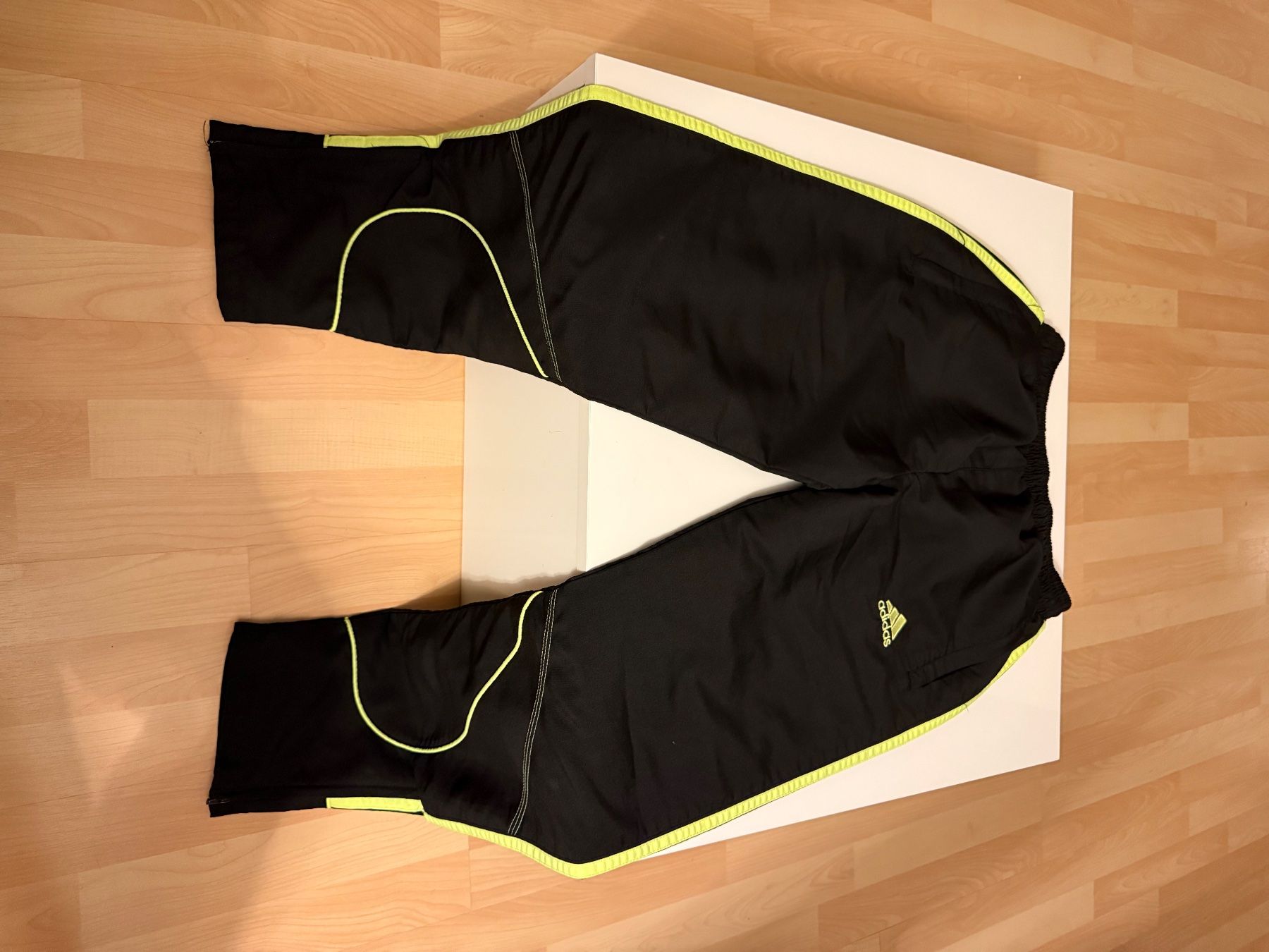 Adidas Hometrainer: Adidas Trainer – Gebraucht aus Suhr von sel_w2yg 4
