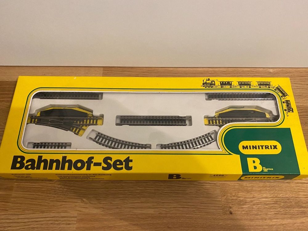 Minitrix 4996 Bahnhof-Set (Neu (gemäss Beschreibung)) in Schlierbach ...