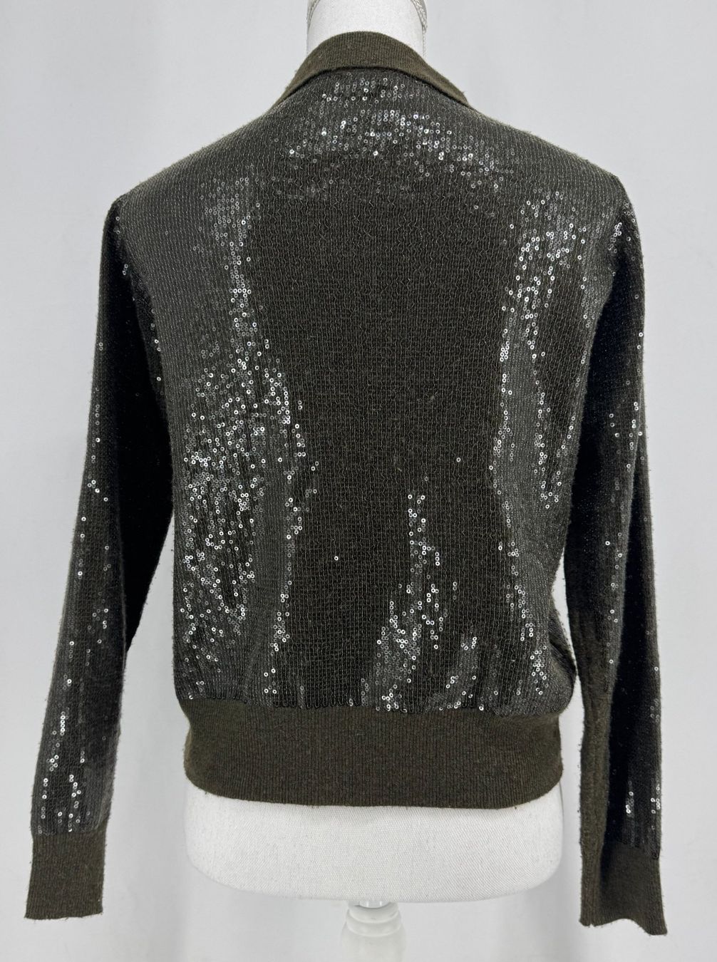 Zara Pullover & Sweatshirts: ZARA Pull en Maille Khaki à Sequins, Boutons Nacrés, S – Gebraucht aus Lausanne von PlusValue_Lausanne 3
