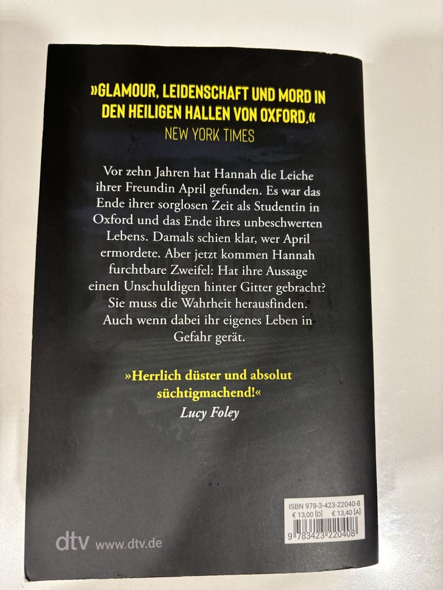 Libri: Buch - Das College von Ruth Ware – Usato da Zug venduto da celinaweiss 1