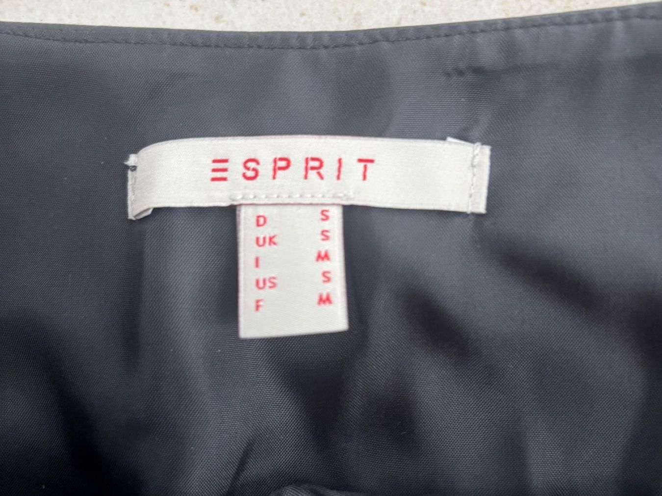 Esprit Gonne: Esprit Minirock, schwarz, Gr. S – Nuovo (secondo la descrizione) da Pfaffhausen venduto da frickda 2
