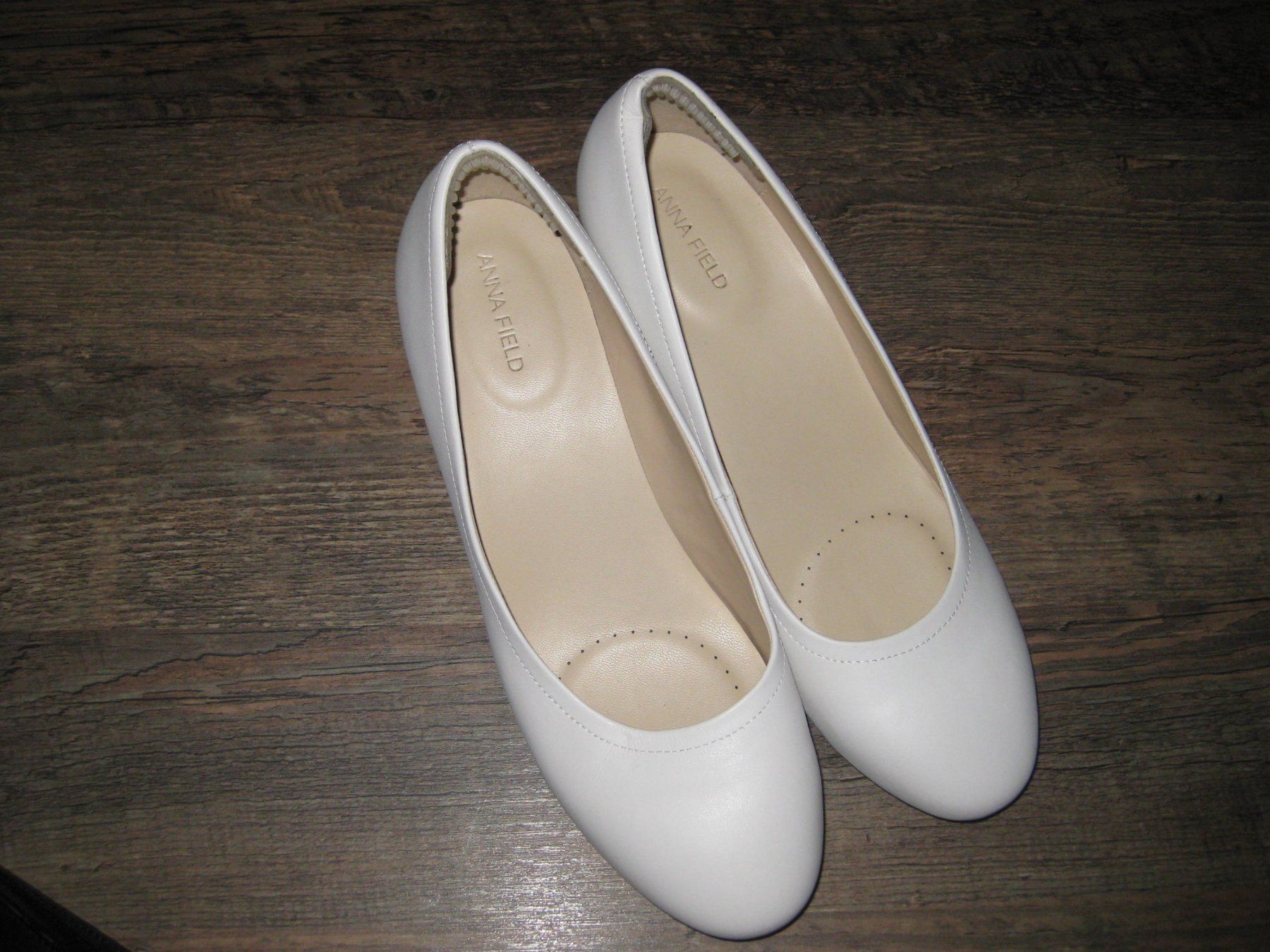 Anna Field Scarpe da donna: Anna Field LEATHER - Pumps - white Brautschuh Gr.41 – Usato da Steinmaur venduto da Daka36