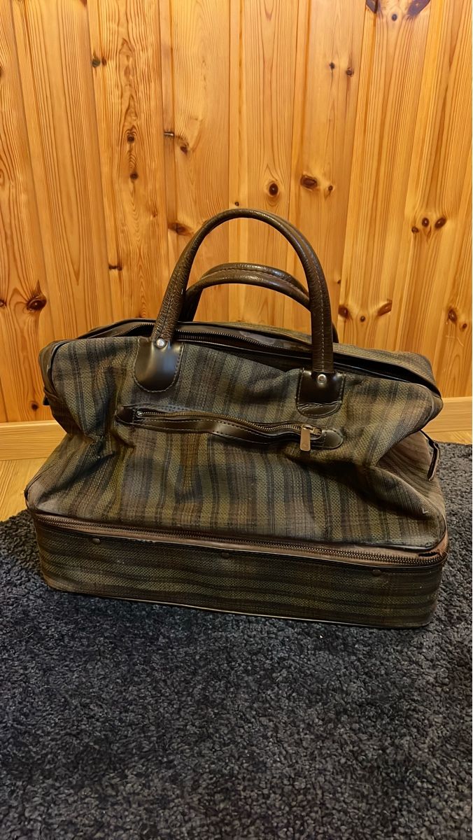 Taschen: Vintage Reisetasche / Weekender mit Lederelementen – Defekt aus Rotkreuz von Migu2012