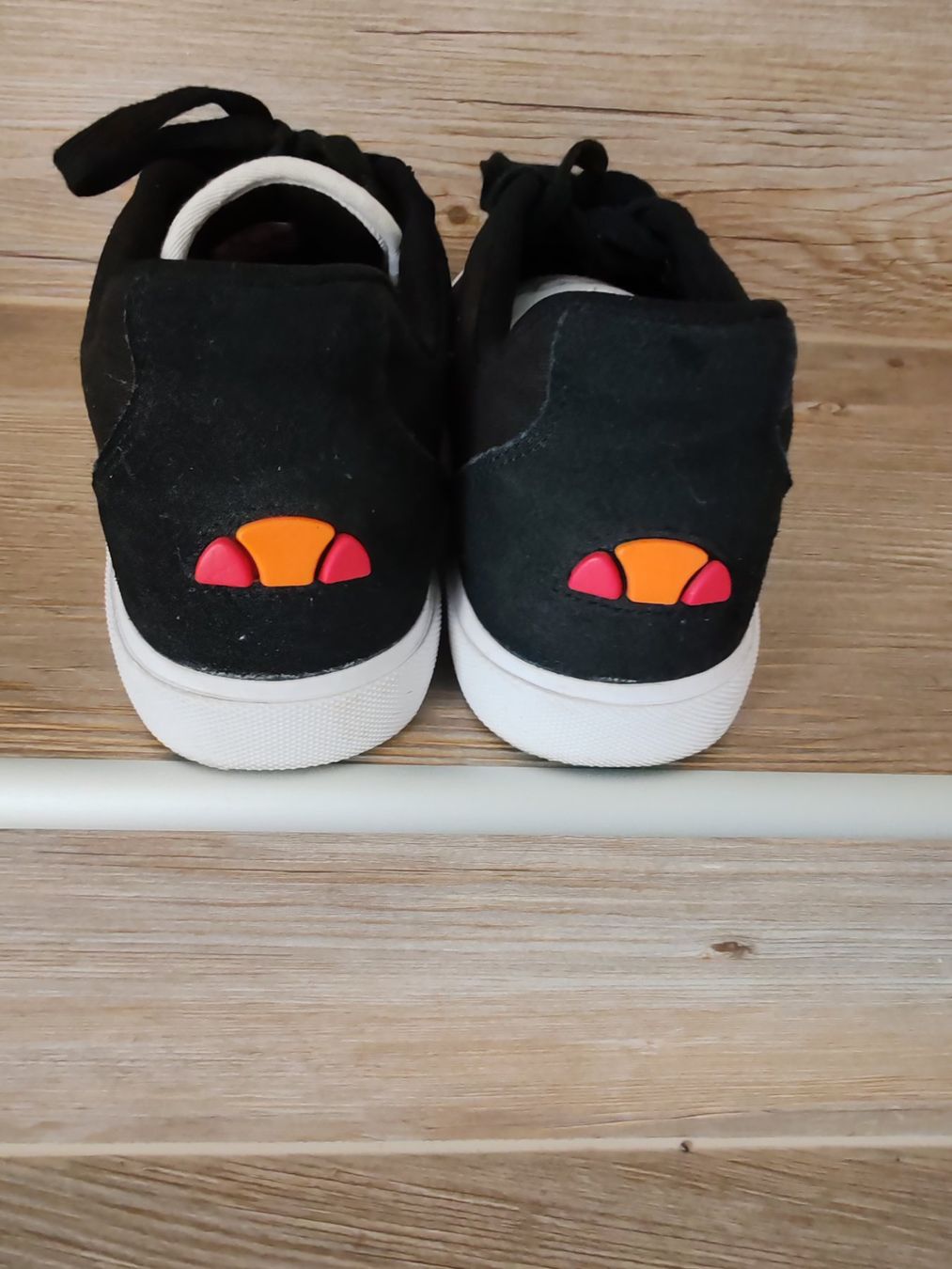 Ellesse Scarpe da donna: Neuwertige ellesse Sneakers – Nuovo (secondo la descrizione) da Egnach venduto da bgdo26 1