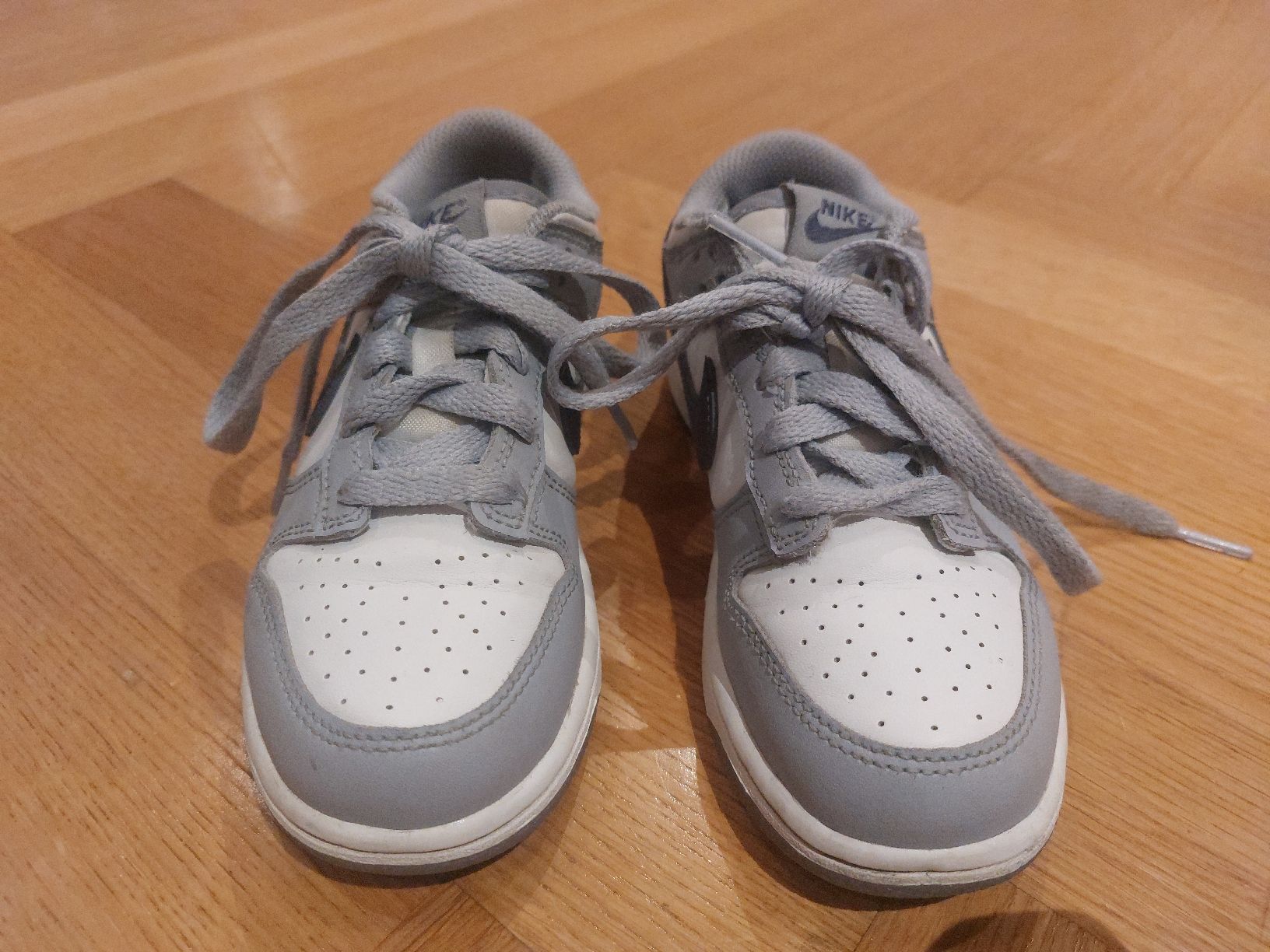 Nike Scarpe da uomo: Nike Dunk Low Grey/White Sneakers EU 29 – Usato da Zürich venduto da Lolaad 1