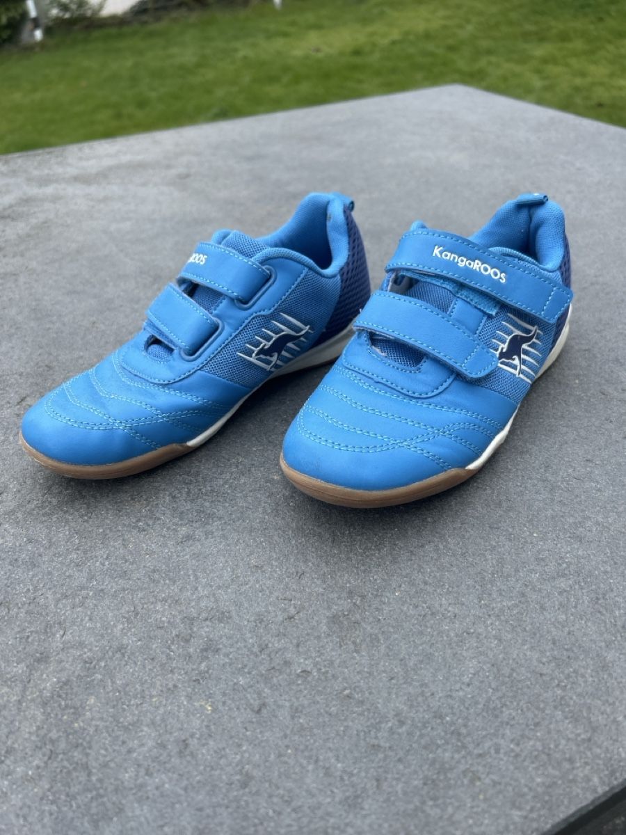 Scarpe per ragazzi: Kangaroos Schuhe, hellblau, Gr. 35 Klettverschluss Top – Usato da Arisdorf venduto da Checkmaster 2