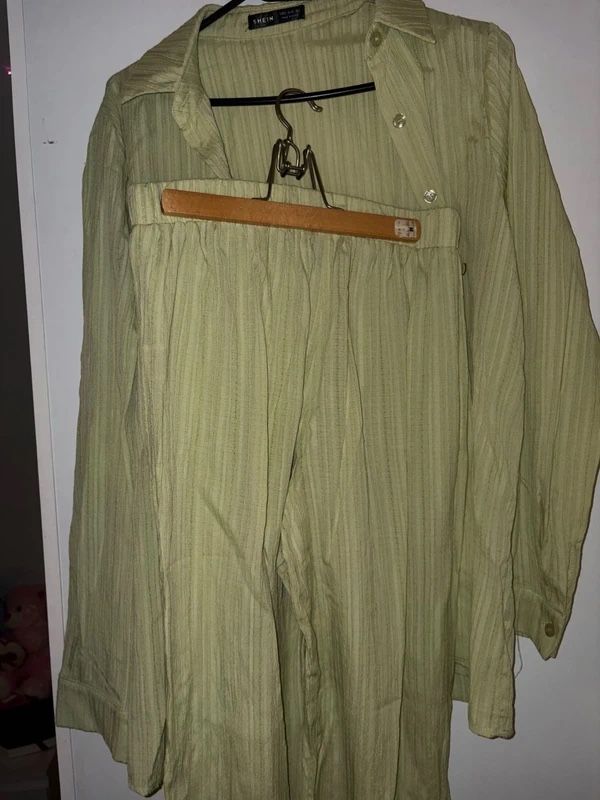 Shein Lotti di vestiti: Ensemble vert clair SHEIN presque jamais portés – Nuovo (secondo la descrizione) da Porrentruy venduto da lin_p2j6 1