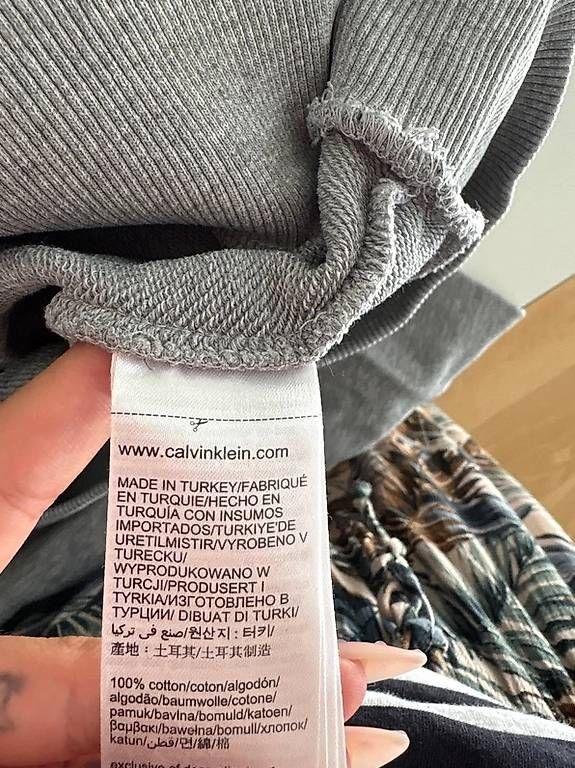 Calvin Klein Pulls & Sweat-shirts: Calvin klein hoodie – Neuf (Voir description) à Therwil par mel_z92y 2