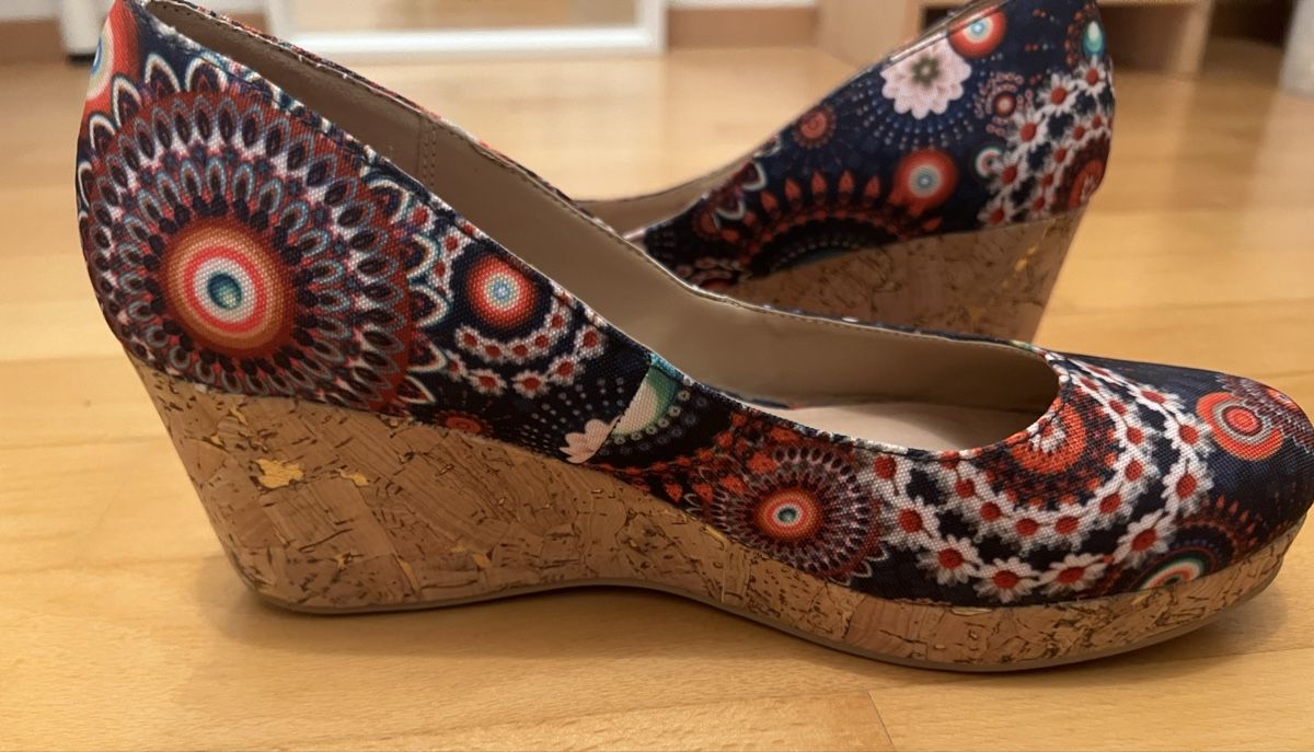 Scarpe da donna: Desigual Pumps – Nuovo (secondo la descrizione) da Weiach venduto da deb_7zrg 2