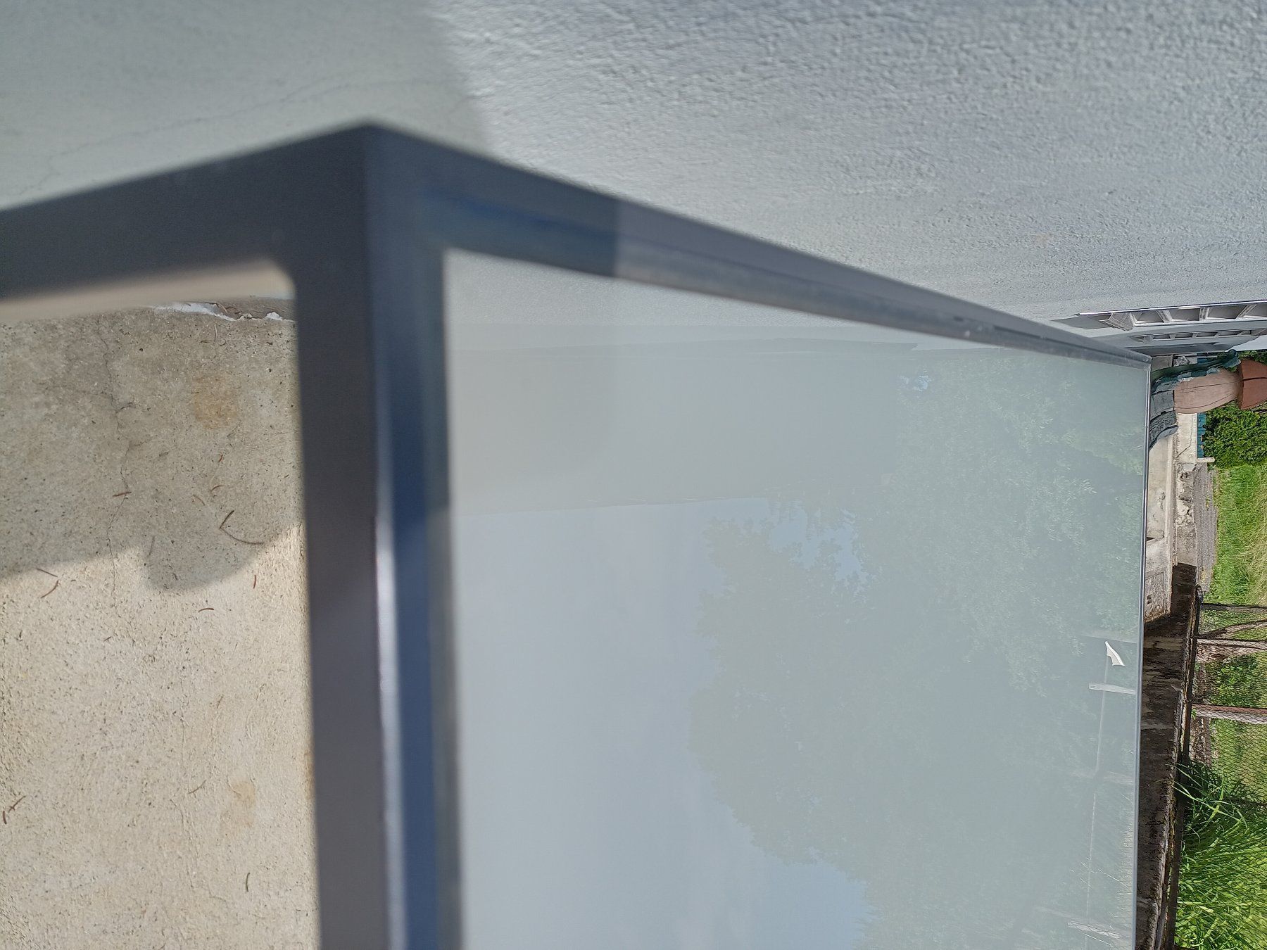 Tavoli: Metalltisch mit Glasplatte – Usato da Uttigen venduto da rotweissblau 2