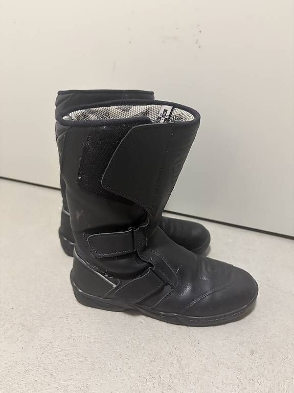 Scarpe da donna: Motorrad Schuhe / Töffschuhe Gr. 39/40 – Usato da Zürich venduto da mel_wdn7