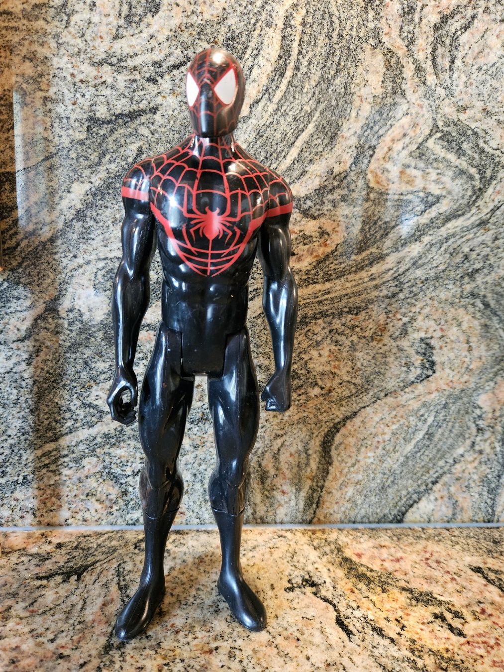 Hasbro Statuette: Marvel Spider-Man Figur, ca. 30cm, Marvel Hasbro – Usato da Oberdorf BL venduto da BaldenEagle