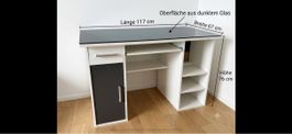 Schreibtisch mit Glasoberfläche, 117x67x76 cm, viel Stauraum
