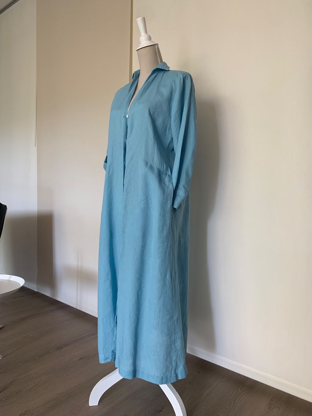 Kleider: Robe en lin YC WHYCI Milano neuve taille M – Neu und originalverpackt aus Gland von TallyEva