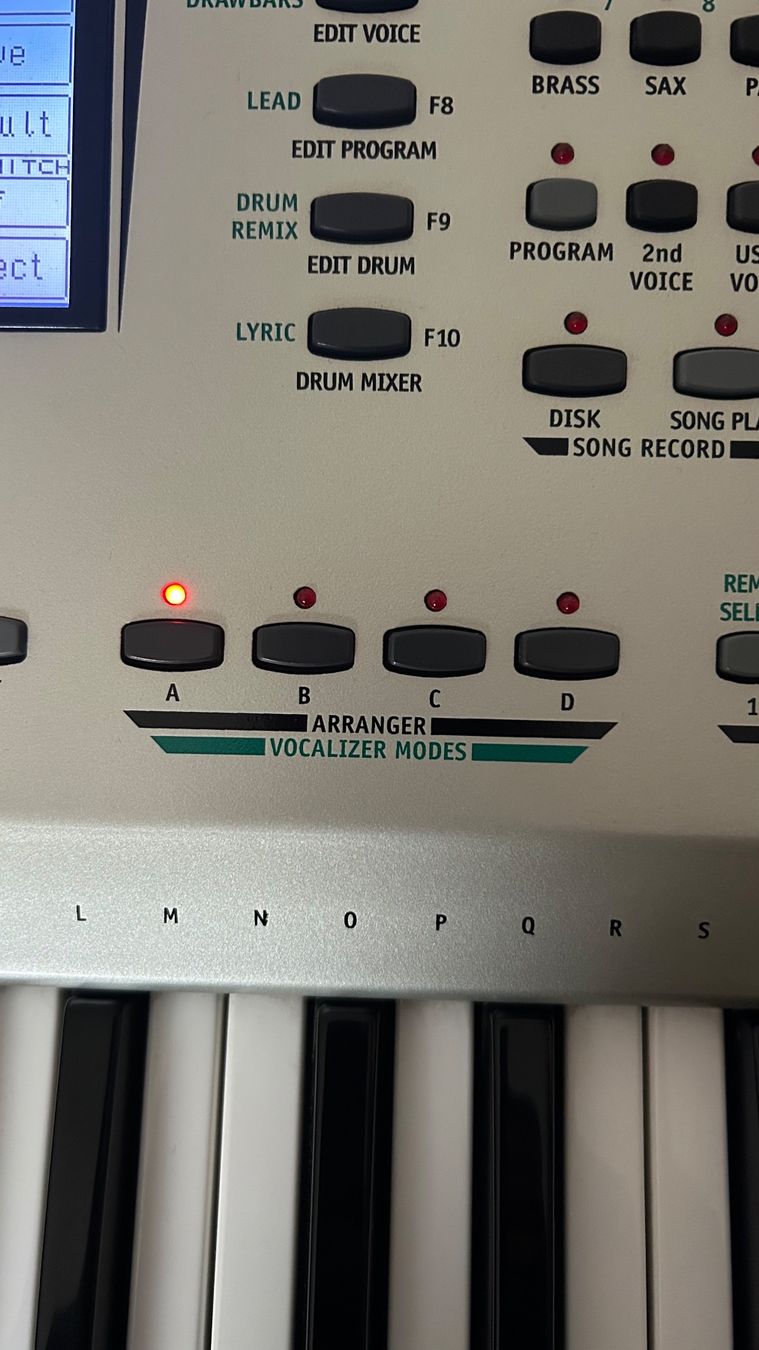 Ketron Strumenti musicali: KETRON XD9 , Ständer und Transporttasche – Usato da granges paccot venduto da RMBS 7